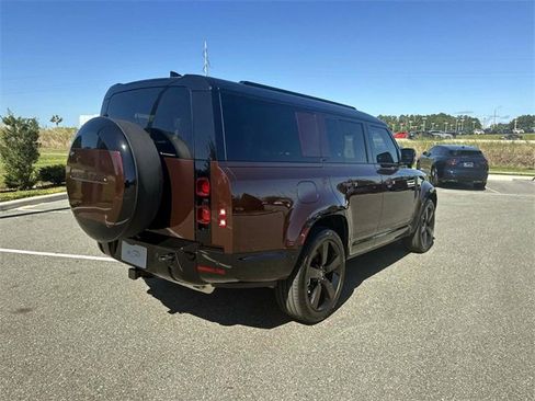 New 2025 Land Rover Defender 130 X-Dynamic SE image 6