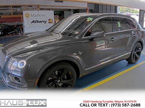 Used 2017 Bentley Bentayga AWD/4WD image 2