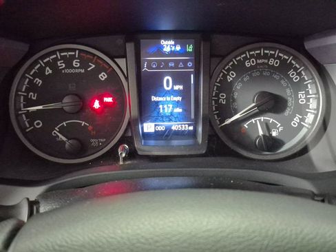 Used 2022 Toyota Tacoma TRD Sport image 12