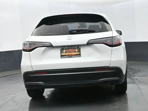 Used 2025 Honda HR-V LX image 8