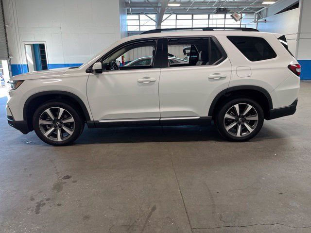 Used 2024 Honda Pilot Touring image 6