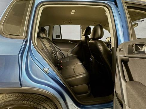 Used 2018 Volkswagen Tiguan Limited w/ Premium Package image 23