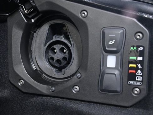 Used 2024 Lamborghini Revuelto image 26