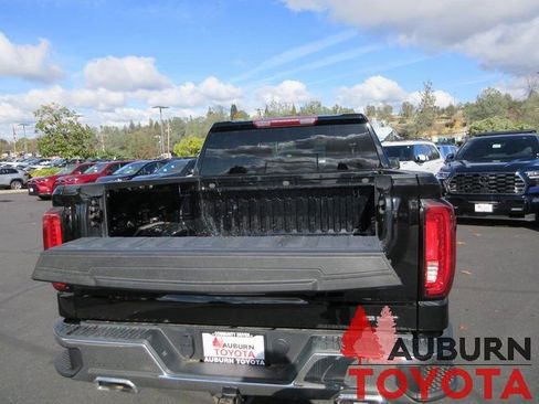 Used 2021 GMC Sierra 1500 SLT w/ X31 Off-Road Package image 9