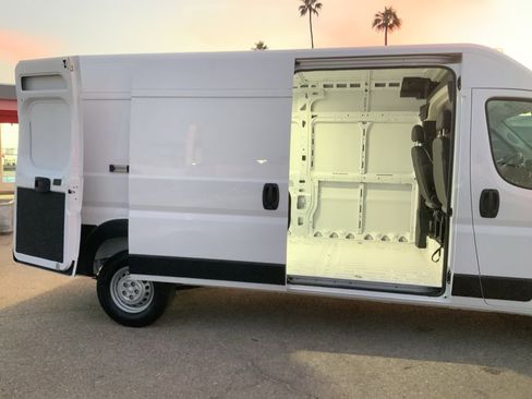 New 2026 RAM ProMaster 3500 w/ Convenience Group image 10
