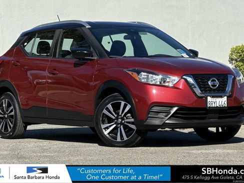 Used 2020 Nissan Kicks SV image 1