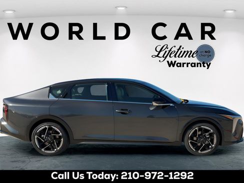 New 2025 Kia K4 GT-Line w/ GT-Line Premium Package image 7