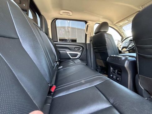 Used 2020 Nissan Titan SL image 13
