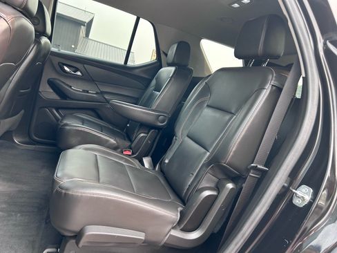 Used 2021 Chevrolet Traverse LT AWD/4WD image 16
