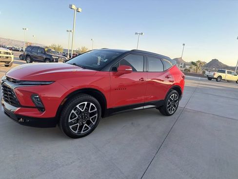 Used 2025 Chevrolet Blazer RS w/ Driver Confidence II Package FWD image 8