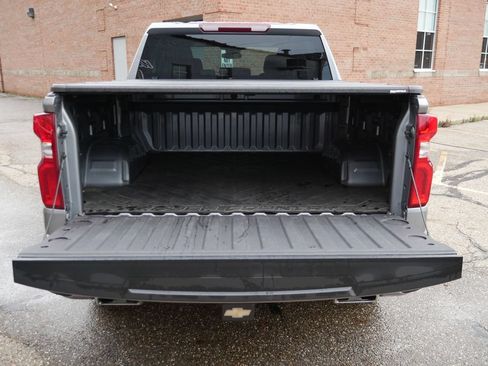 Used 2023 Chevrolet Silverado 1500 RST w/ Z71 Off-Road Package AWD/4WD image 8