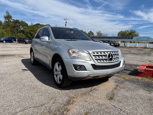 Used 2011 Mercedes-Benz ML 350 4MATIC image 2