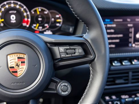 Used 2025 Porsche 911 GT3 RWD image 41