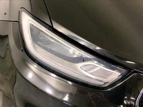 Used 2023 Chrysler Pacifica Touring-L FWD image 27