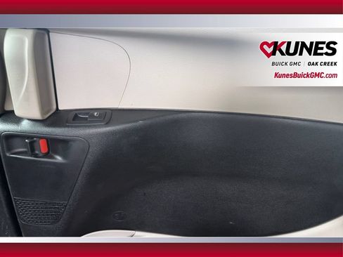 Used 2023 Chrysler Pacifica Touring-L FWD image 37