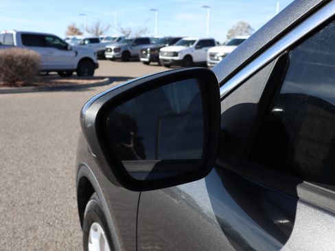 Used 2020 Ford Escape SE image 17