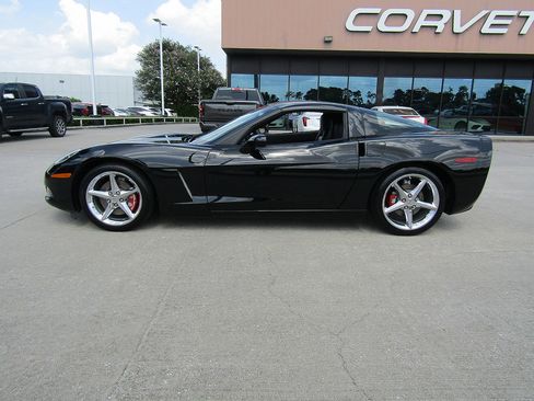 Used 2011 Chevrolet Corvette Coupe w/ Preferred Equipment Group RWD image 8