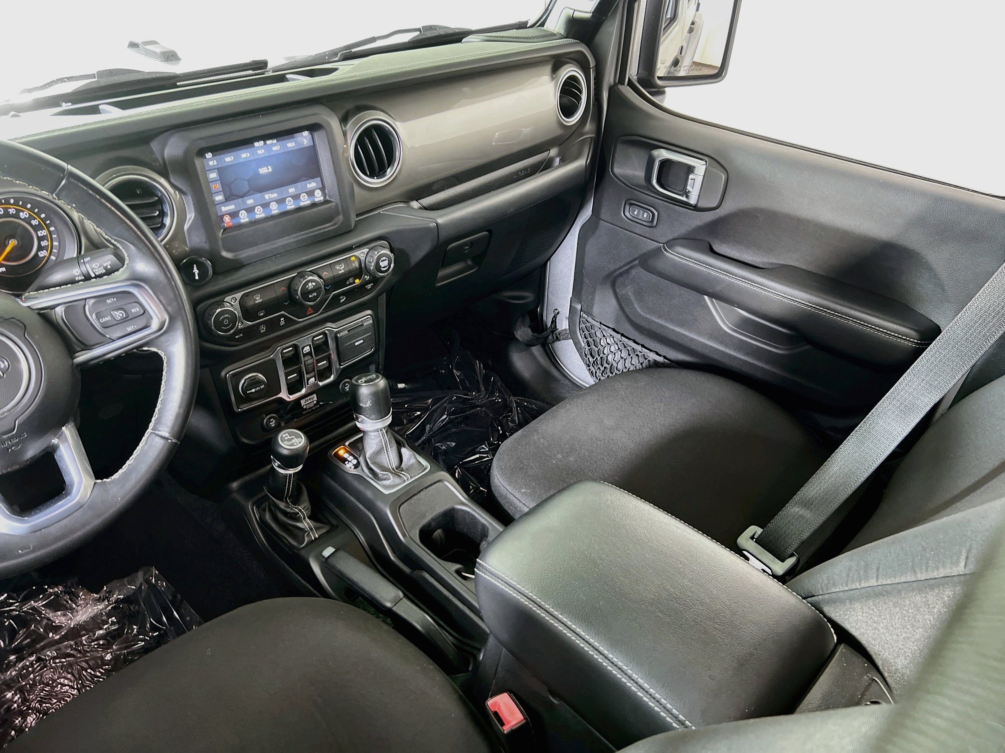Used 2020 Jeep Wrangler Unlimited Sahara w/ LED Lighting Group AWD/4WD image 21