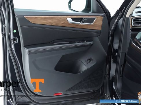 Used 2024 Volkswagen Atlas SE FWD image 18