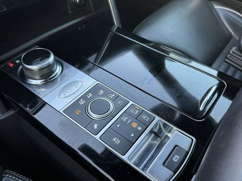 Used 2018 Land Rover Discovery HSE image 35