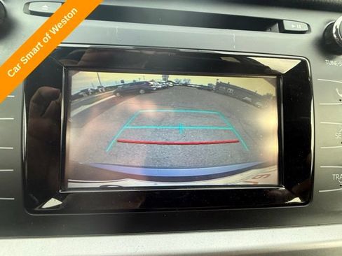 Used 2017 Toyota Highlander LE AWD/4WD image 17