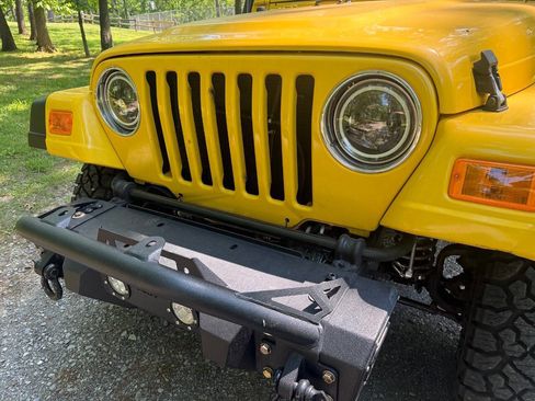 Used 2003 Jeep Wrangler X AWD/4WD image 23