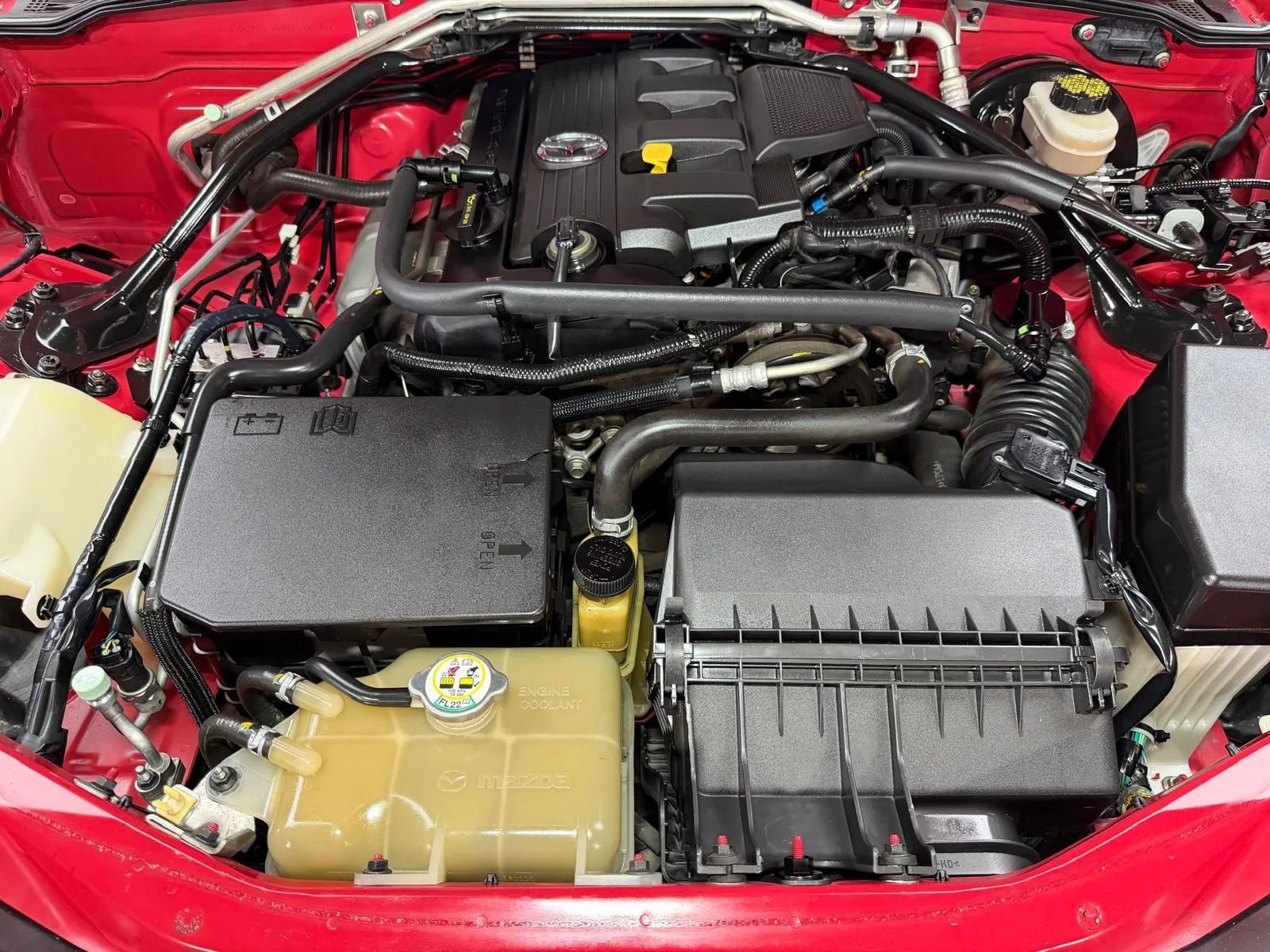 Used 2013 MAZDA MX-5 Miata Club RWD image 12