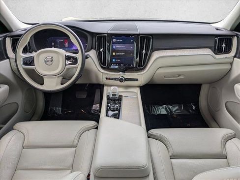 Used 2023 Volvo XC60 T8 Ultimate image 15