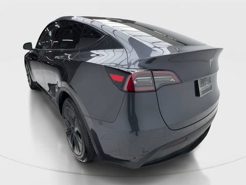 Used 2025 Tesla Model Y Long Range RWD image 10