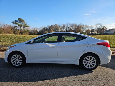 Used 2011 Hyundai Elantra GLS image 2