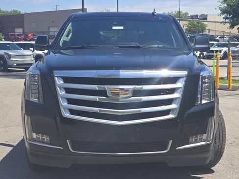 Used 2016 Cadillac Escalade Luxury AWD/4WD image 11