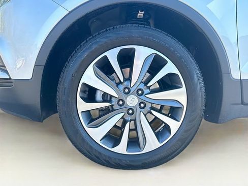 Used 2022 Buick Encore Preferred w/ Safety Package image 32