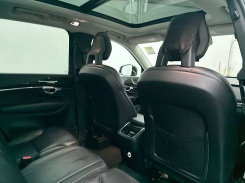 Used 2017 Volvo XC90 T6 Momentum w/ Momentum Plus Package AWD/4WD image 25