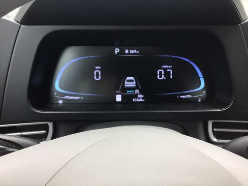 Used 2024 Hyundai Elantra SE FWD image 10