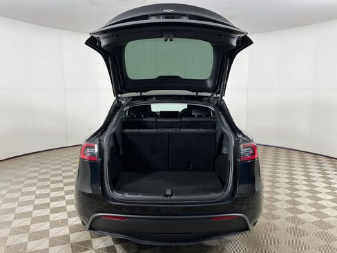 Used 2024 Tesla Model Y Long Range image 25