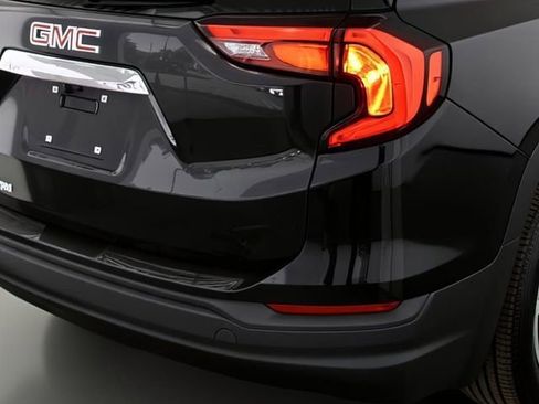 Used 2020 GMC Terrain SLE w/ Driver Convenience Package image 8