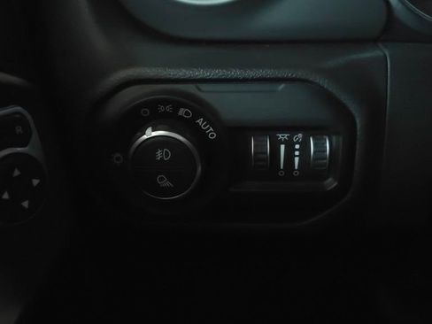 Used 2021 Jeep Gladiator Willys image 29