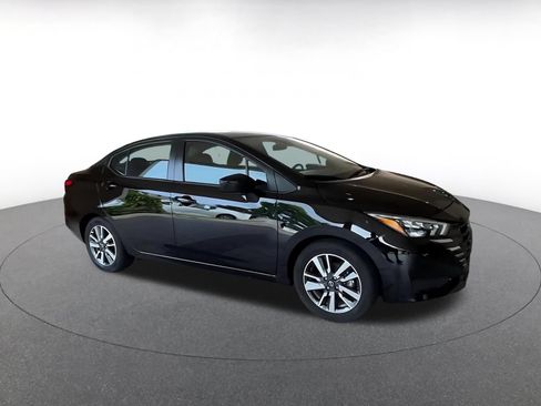 Used 2025 Nissan Versa SV FWD image 2