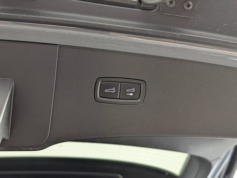 Certified 2024 Porsche Cayenne Turbo GT AWD/4WD image 18
