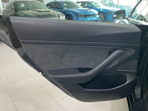 Used 2020 Tesla Model 3 Standard Range Plus image 17