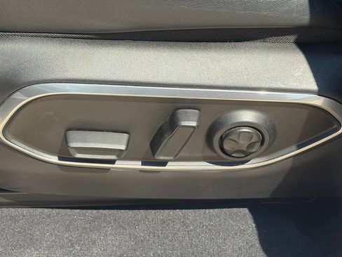 Used 2024 Jeep Wagoneer L Series II w/ Flexible Seating Group AWD/4WD image 17