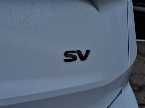 Used 2024 Nissan Rogue SV FWD image 30