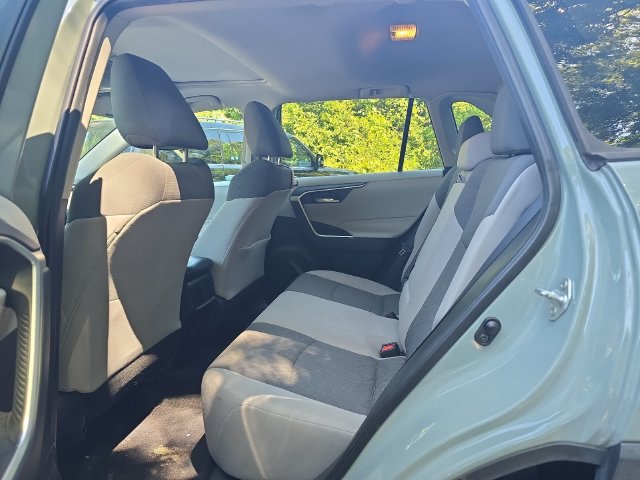 Used 2020 Toyota RAV4 XLE w/ Convenience Package FWD image 12