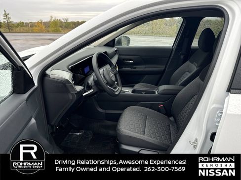 Used 2026 Nissan Kicks SV w/ Cold Weather Package AWD/4WD image 5