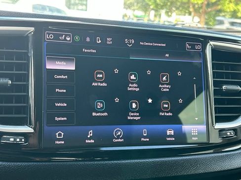 Used 2024 Chrysler Pacifica Touring-L FWD image 26