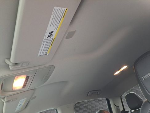 Used 2020 Chevrolet Colorado ZR2 image 11