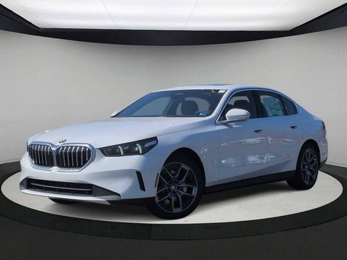 New 2026 BMW 530i xDrive image 1