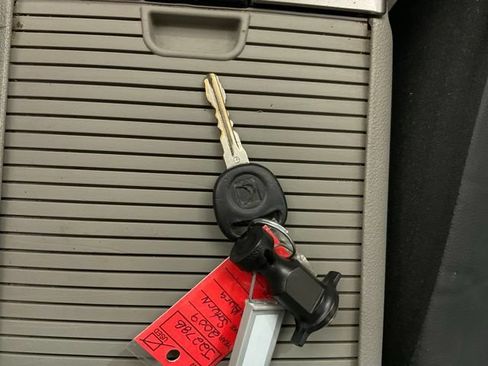 Used 2009 Saturn Aura XE FWD image 26