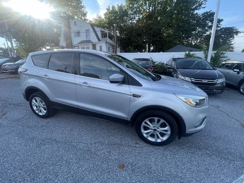 Used 2017 Ford Escape SE AWD/4WD image 4