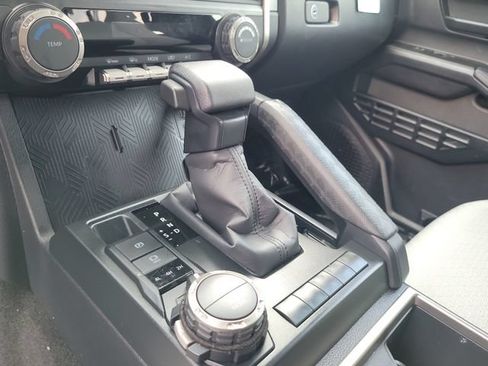 Used 2025 Toyota 4Runner SR5 AWD/4WD image 19